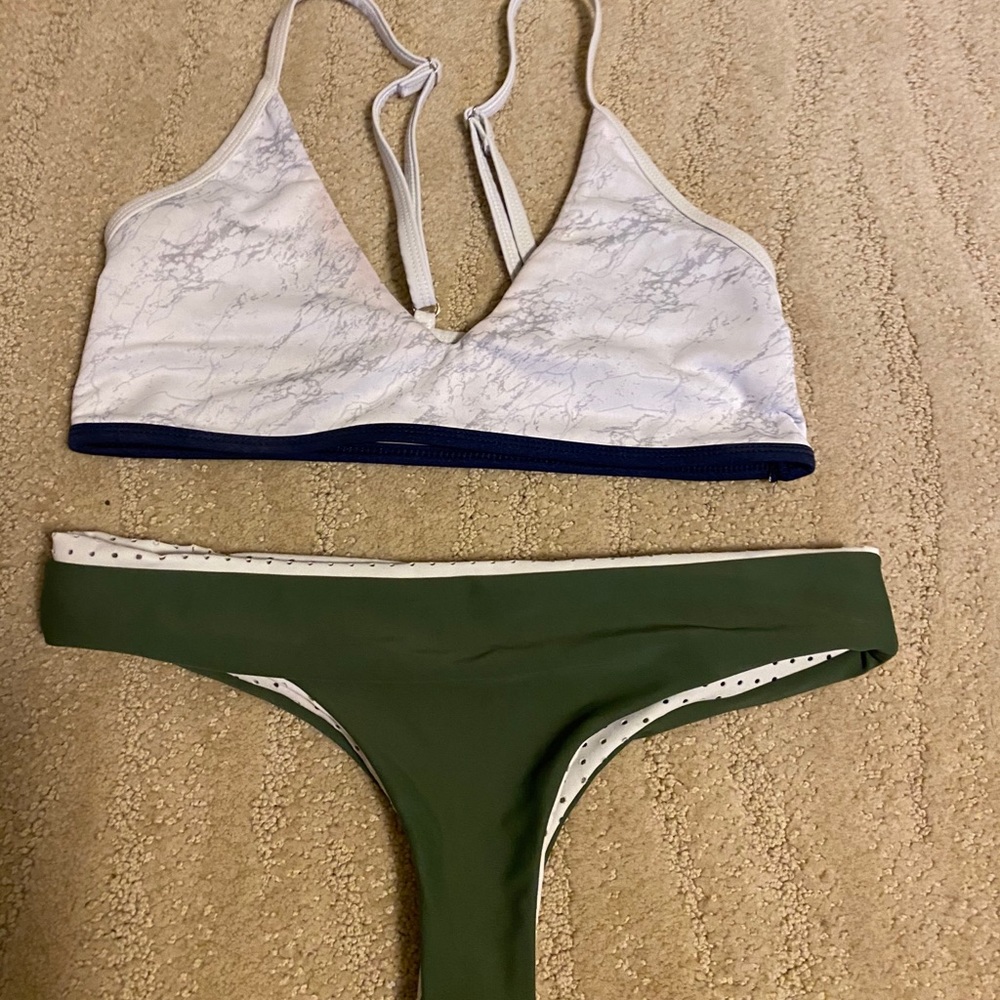 Bikini Set - Picture 2 of 3